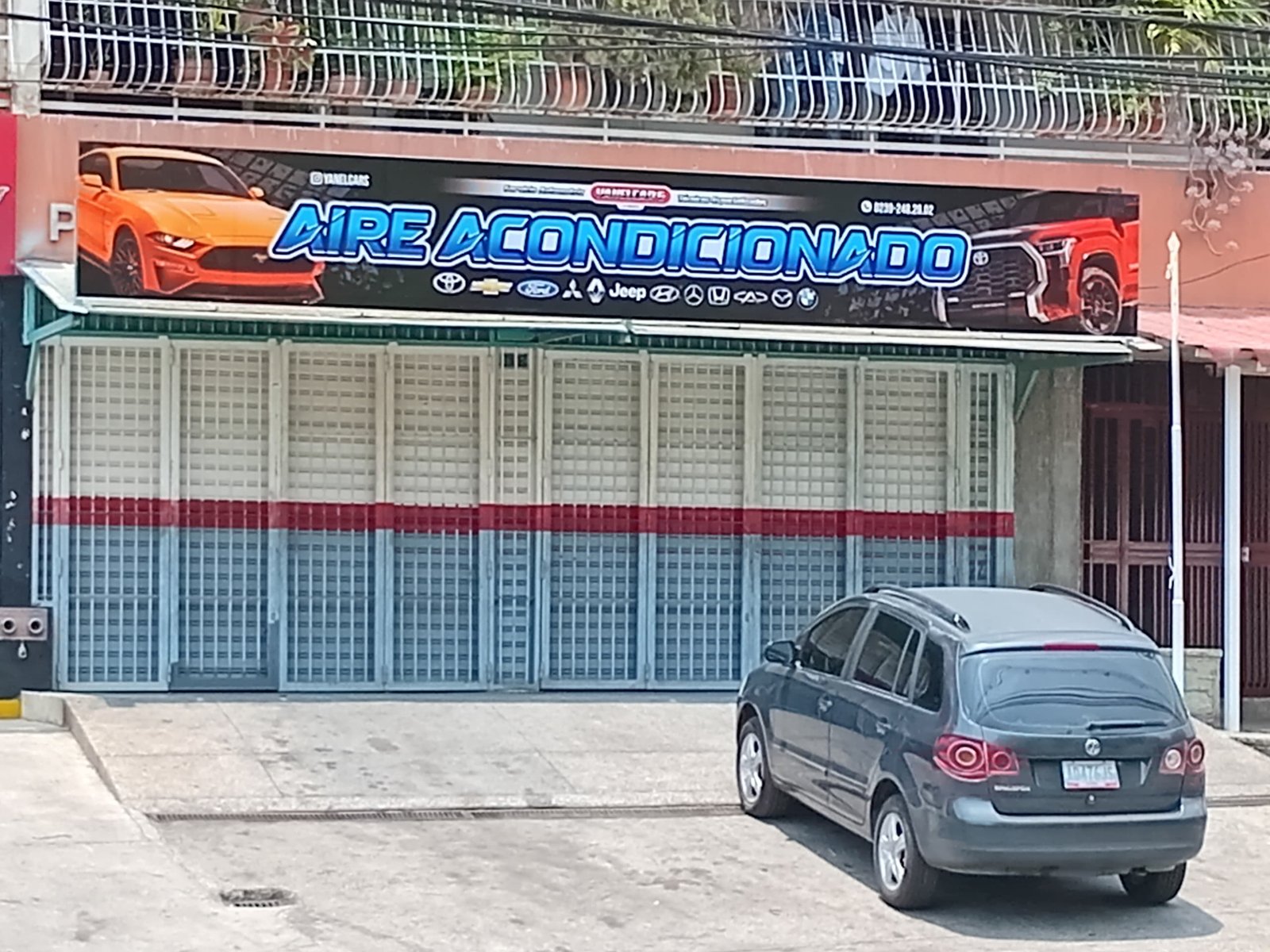 Fachada de Aire Acondicionado Servicio Automotriz Yanelcars